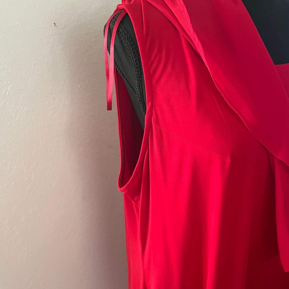 Knee length red dress - Picture 2 of 2